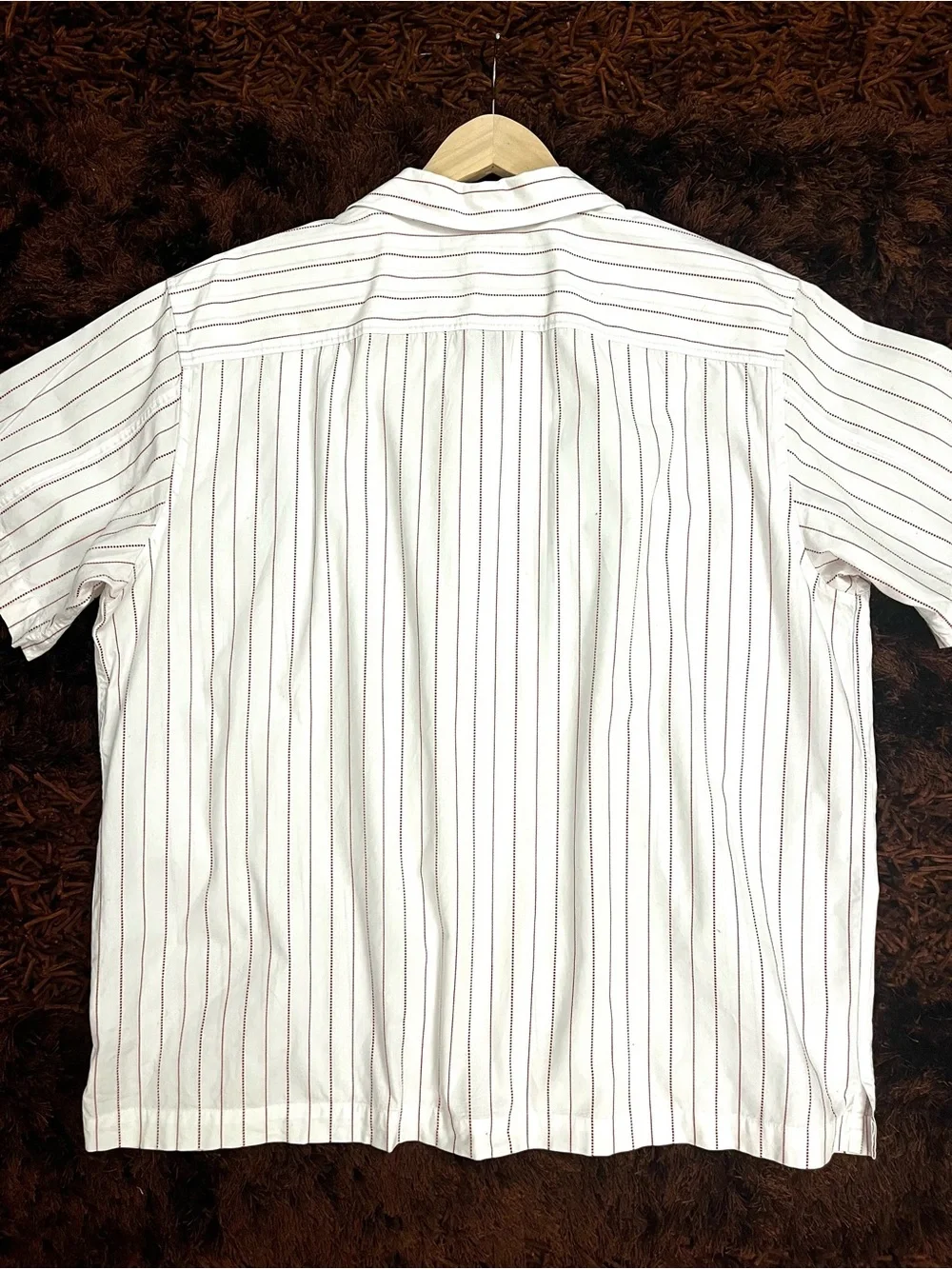 Banana Republic Short-Sleeve White Camp Shirt with Red Pinstripes-sz XL